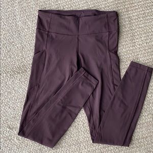 lululemon; side and zippered back pockets; size 6